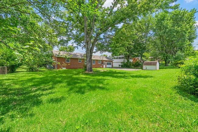 Building Photo - 3 Bedroom Pet Friendly Home For Rent!