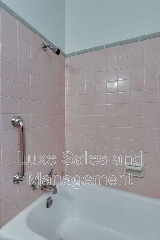 Building Photo - 3516 Mt Pleasant Dr