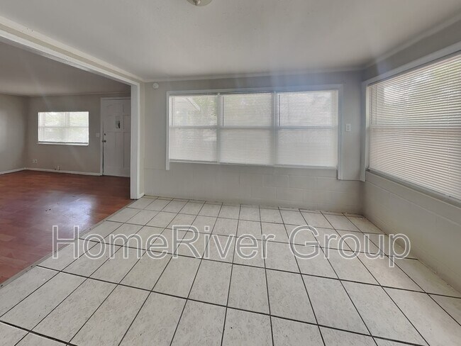 Building Photo - 906 S Florida Ave