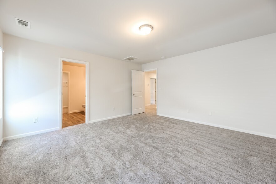 Building Photo - 544 Bella Casa Run