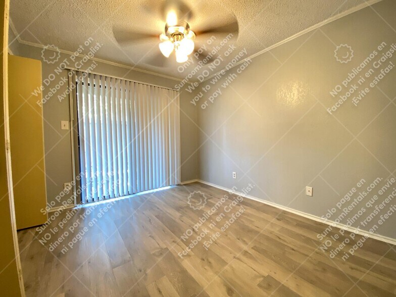Building Photo - 1202 Thorpe Ln