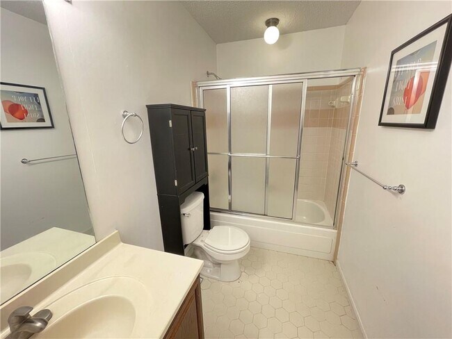 Building Photo - 3502 Tradewinds Dr
