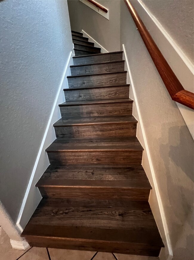 Building Photo - 422 Abbey Ln