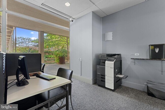 Building Photo - 355 I St SW
