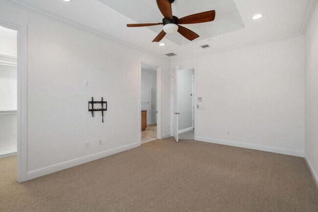 Building Photo - 3211 Estancia Ln