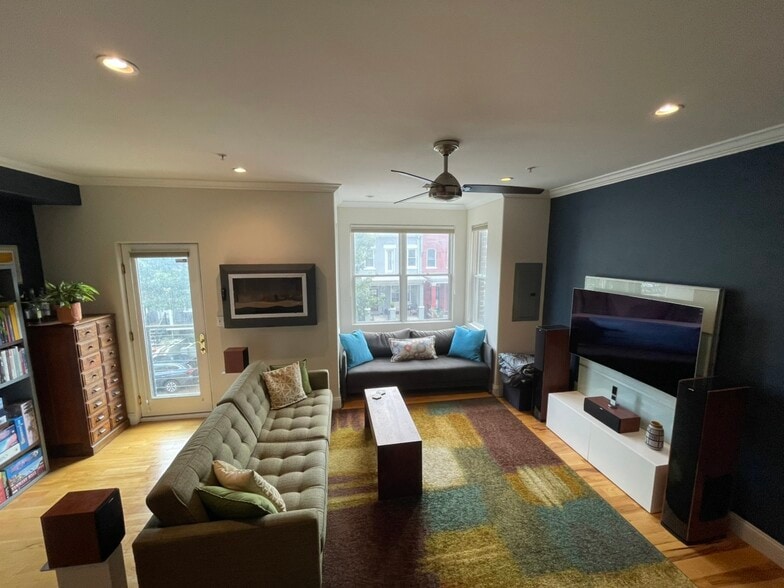 Primary Photo - 2650 15th St NW