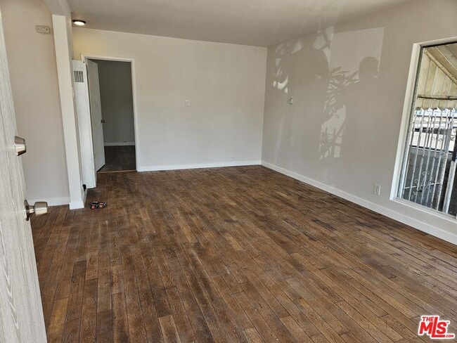 Building Photo - 263 E 84th Pl