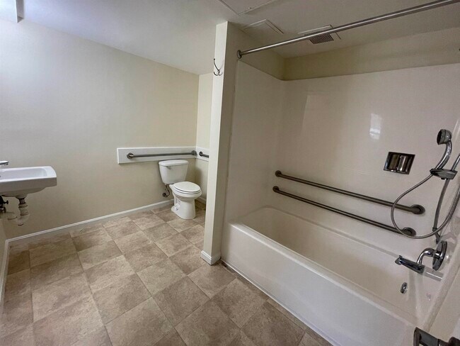 Building Photo - 20 Sentinel Court