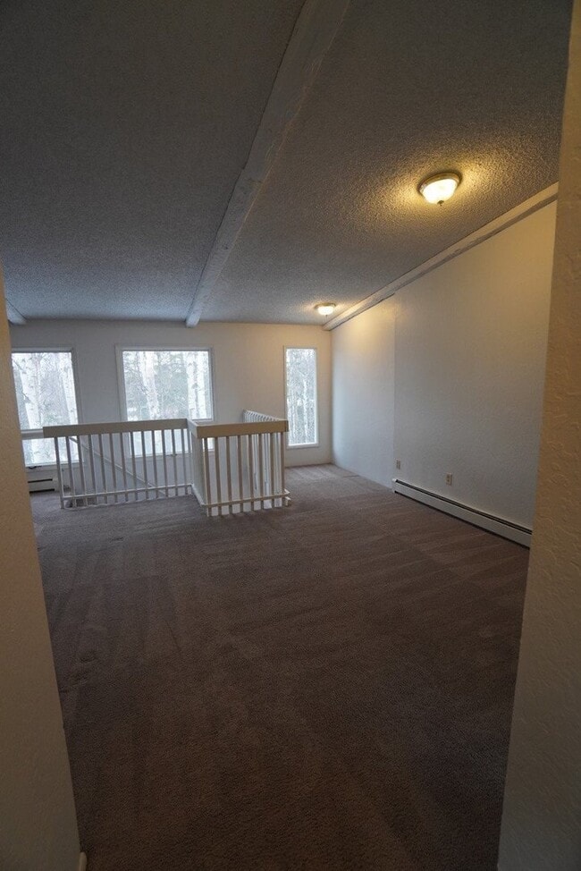 Building Photo - 3 Bedroom East Anchorage Condo!