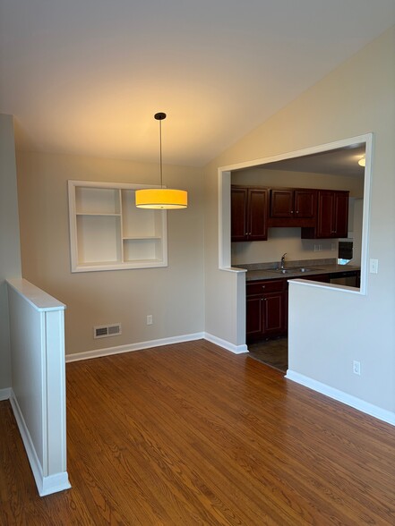 Building Photo - 7408 Lorenzo Ln