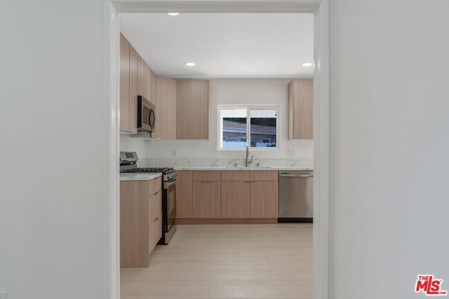 Building Photo - 22563 Tiara St
