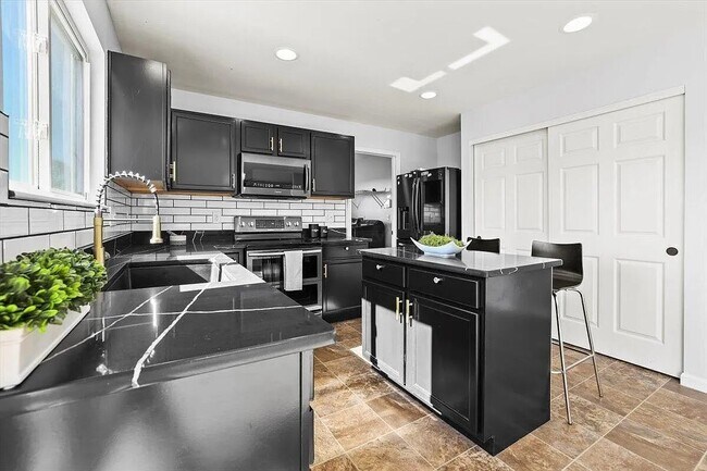 Building Photo - 1571 Morrison Farms Dr