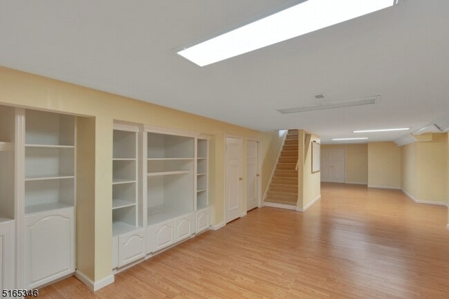 Building Photo - 34 Woodmere Dr