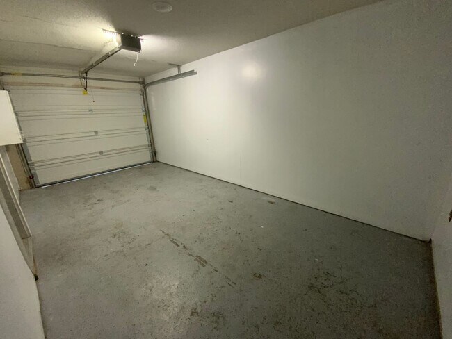 Building Photo - 3569-3571 Prescott Dr