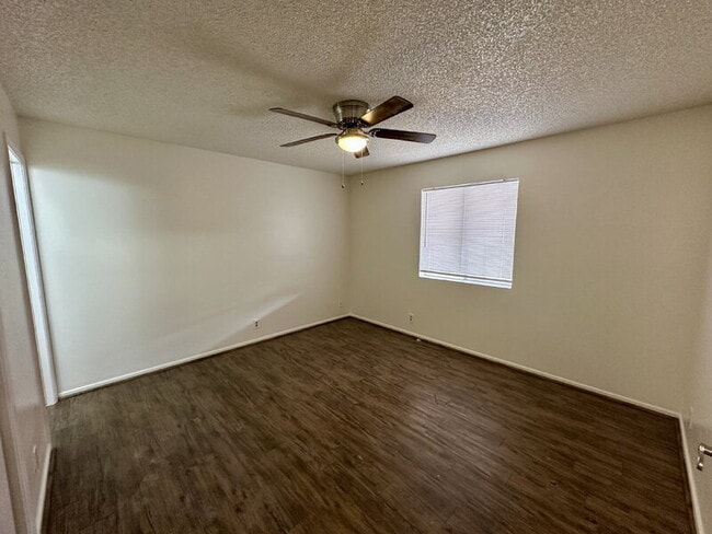 Building Photo - 6742 E Dallas St