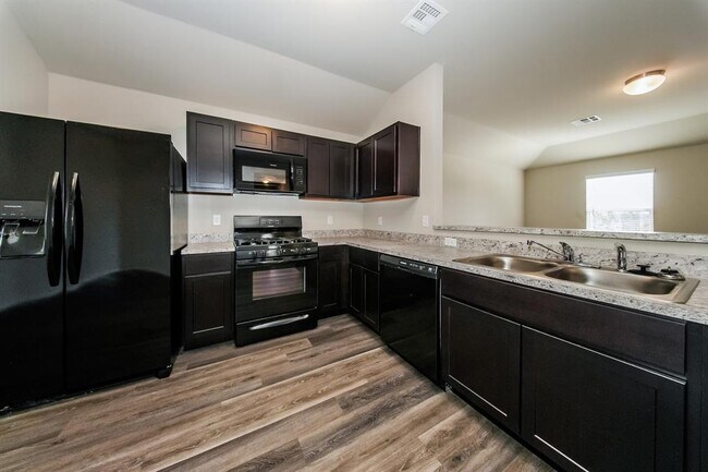 Building Photo - 2920 Brooke Rd