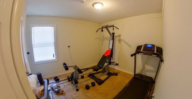 Building Photo - 3D Tour Available! Close to Campus + Washe...