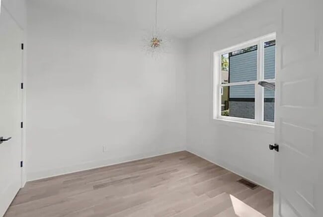 Building Photo - 2323 Carter Ave