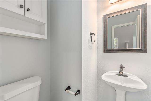 Building Photo - 1704 Sandera Ct