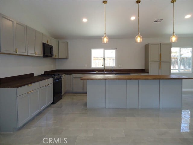 Building Photo - 1330 Susan Ave