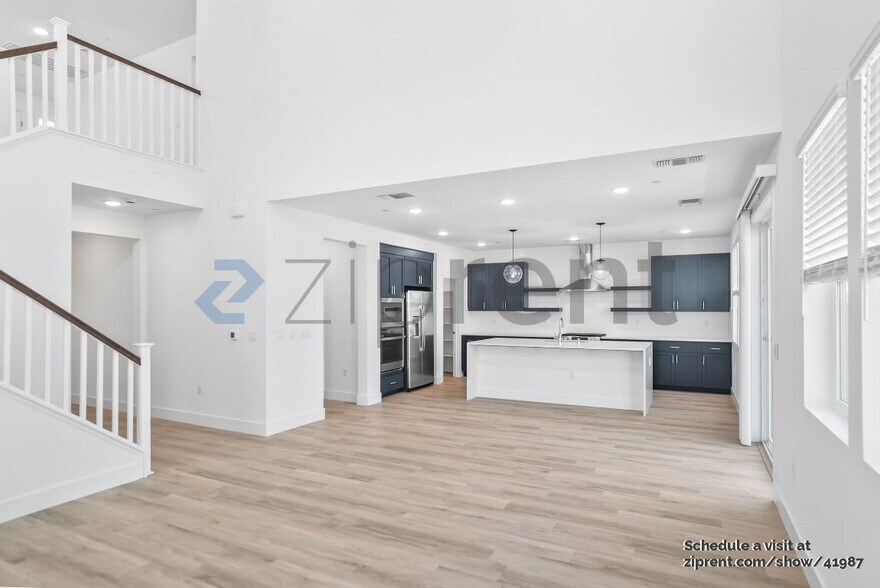 Building Photo - 379 Monastery Dr