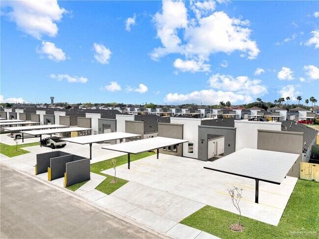 Building Photo - 26 Hilltop S Ave