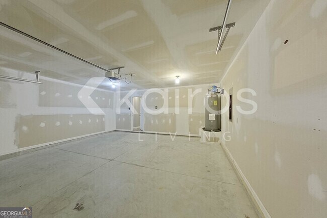 Building Photo - 105 Colonial Wy