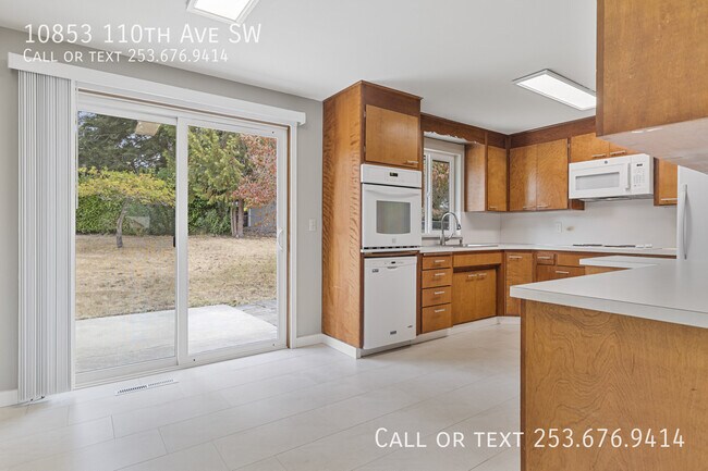 Building Photo - 10853 110th Ave SW