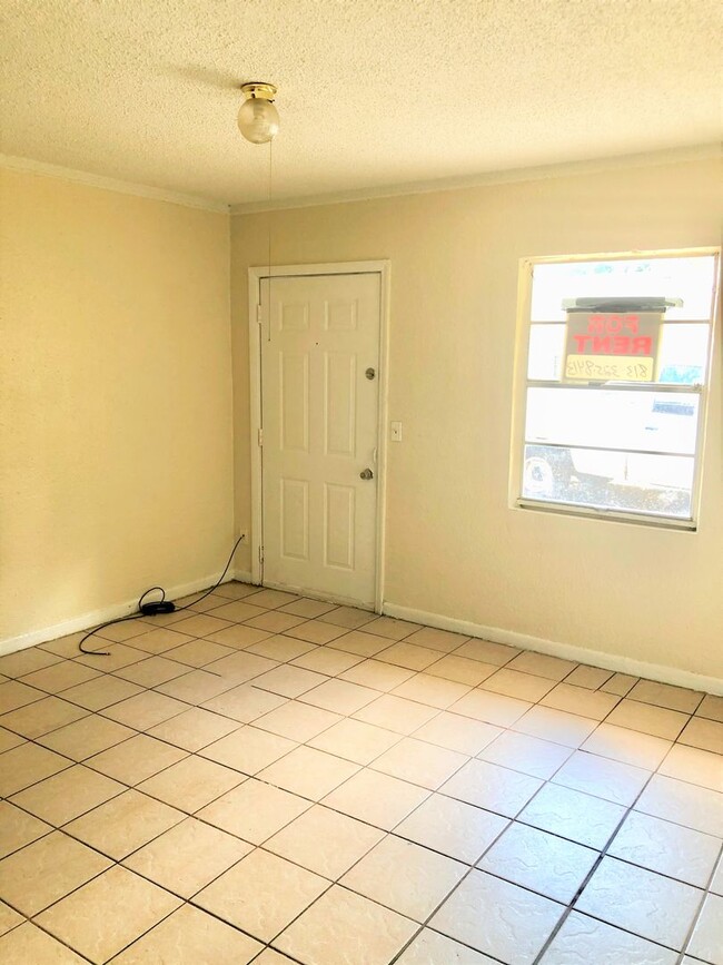 Building Photo - Winter Haven 1BR/1BA Duplex; NO APPLICATIO...