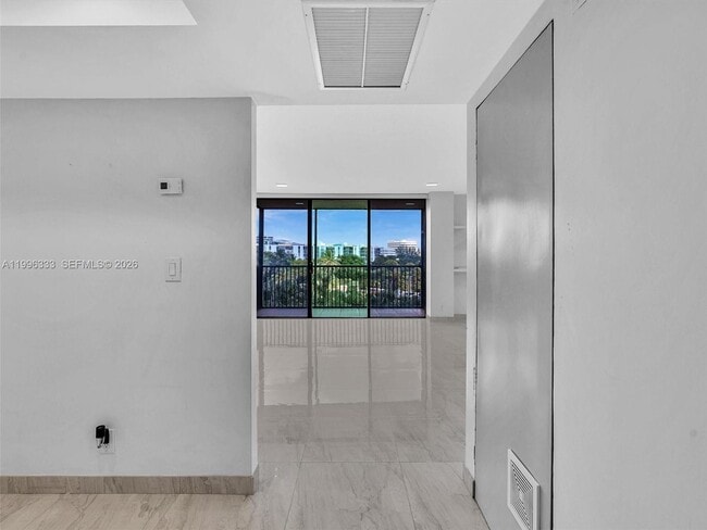 Building Photo - 20301 W Country Club Dr