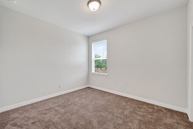 Building Photo - 6602 Albany Forest Ct