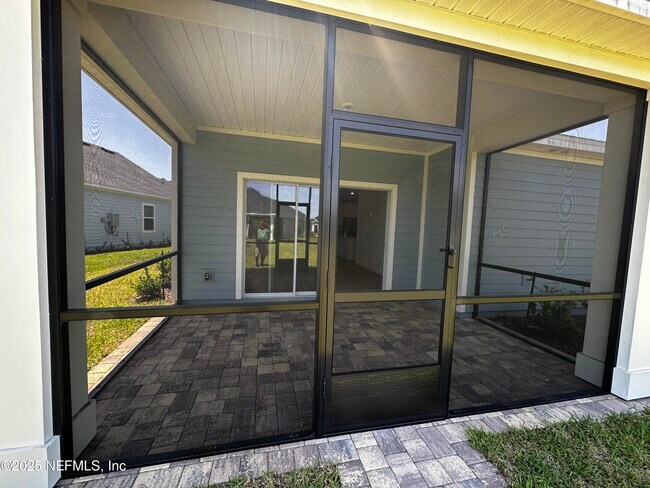 Building Photo - 235 Simonson Run
