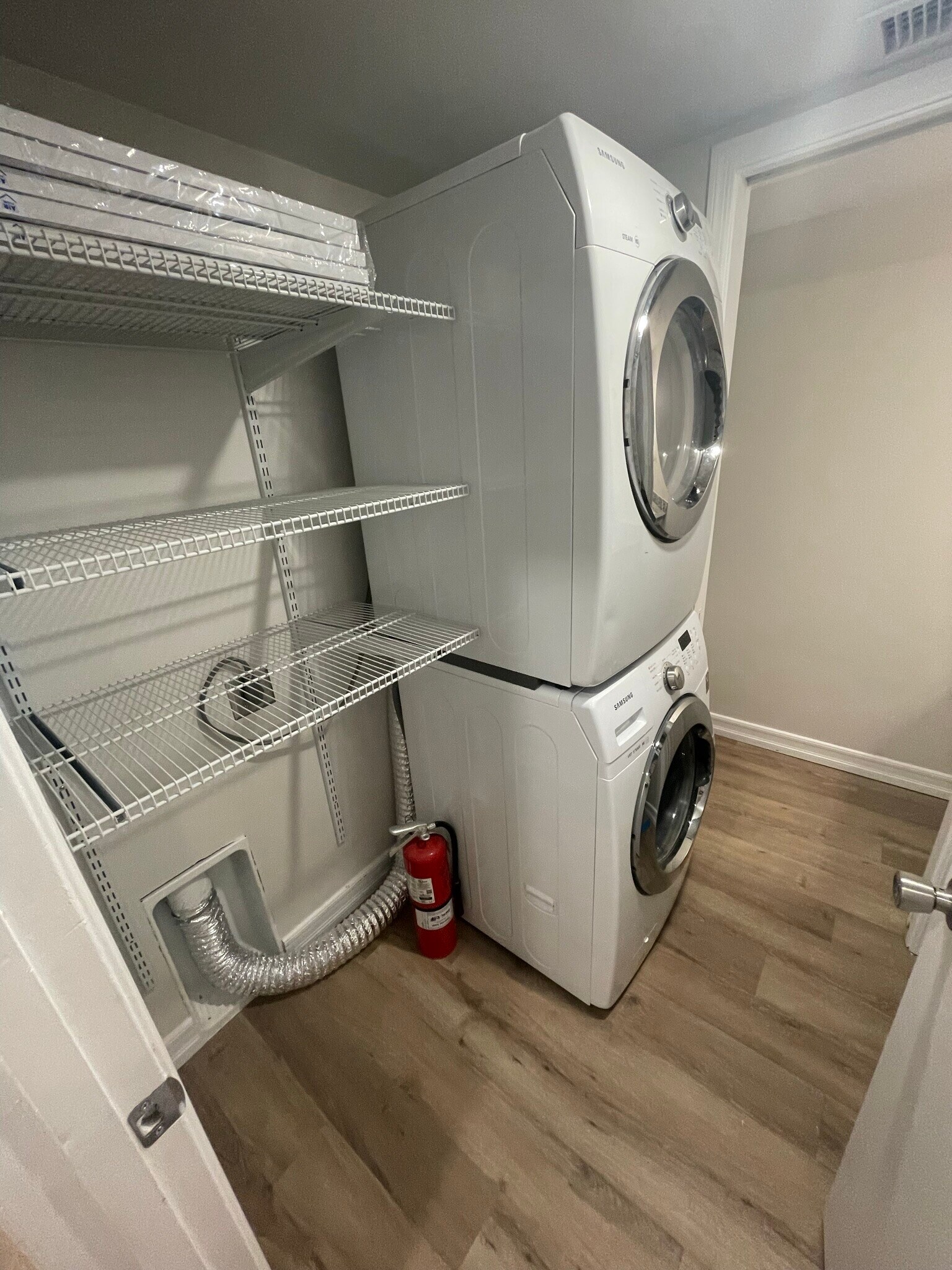 Laundry room1 - 225 N Standage