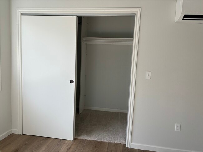 Building Photo - 7710 SE Mitchell St