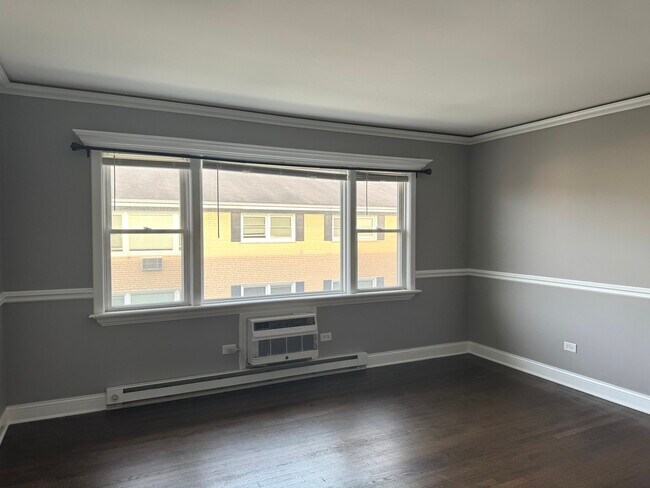 Building Photo - 5041 N East River Rd