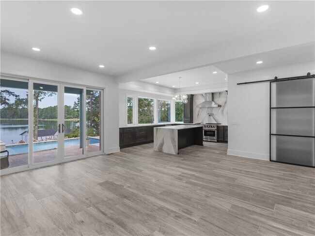 Building Photo - 3258 S Bay Dr