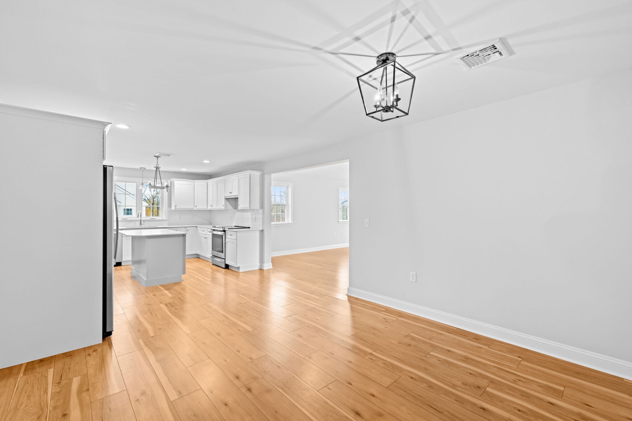 Building Photo - 145 Driftway