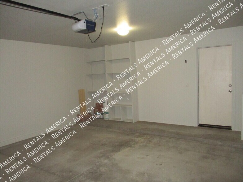 Building Photo - 1328 Natasha Dr