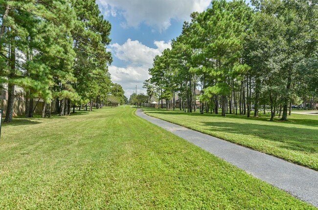 Building Photo - 15723 Chapel Lake Dr
