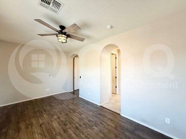 Building Photo - 12908 W Sierra Vista Dr
