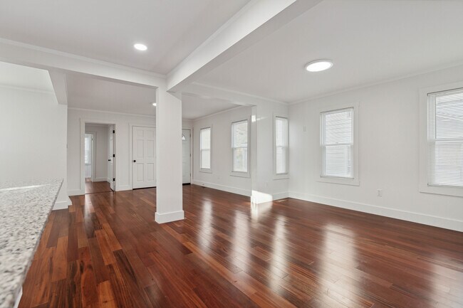 Building Photo - 415 Herkimer St