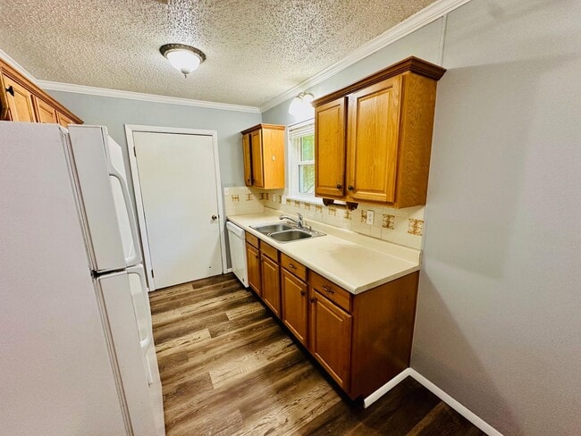 Building Photo - A Great Home in the Heart of Benton