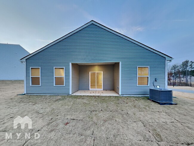 Building Photo - 304 New Villas St
