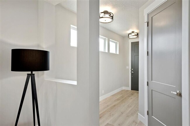 Building Photo - BRAND NEW HOME!!  4 Bedrooms, 3 Baths, Large Open Floor Plan!  Perfect Location, Must See!