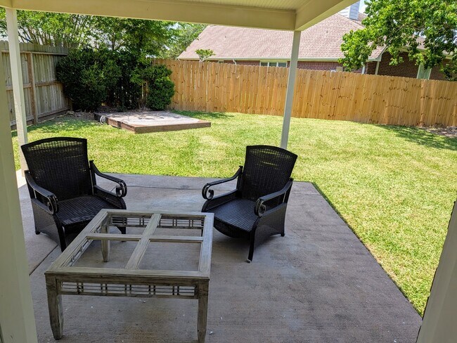 Building Photo - 10067 Lazy Meadows Dr
