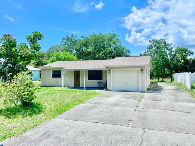 Primary Photo - 3BR 1BA Annual Rental Available Now