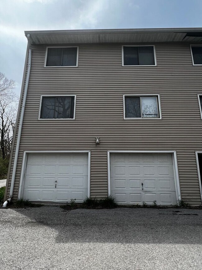 Building Photo - 3107 Schuetzen Ln