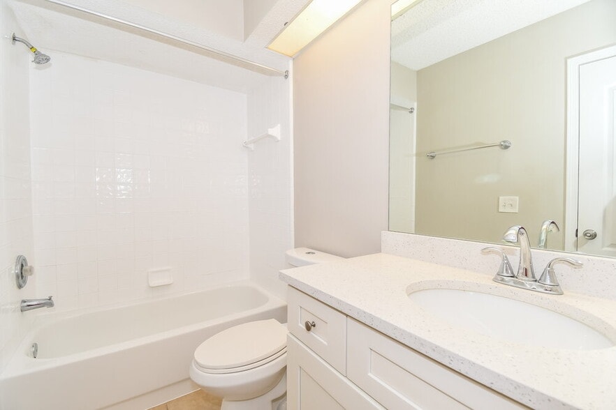 Building Photo - 9563 Sugar Hollow Ln