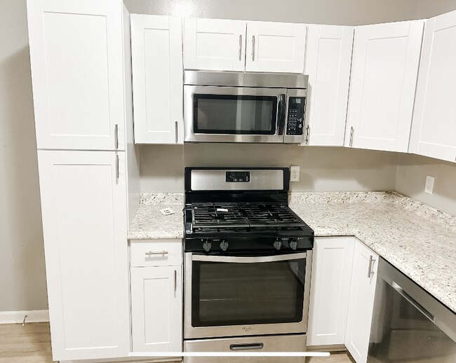 Building Photo - 811 Locust St