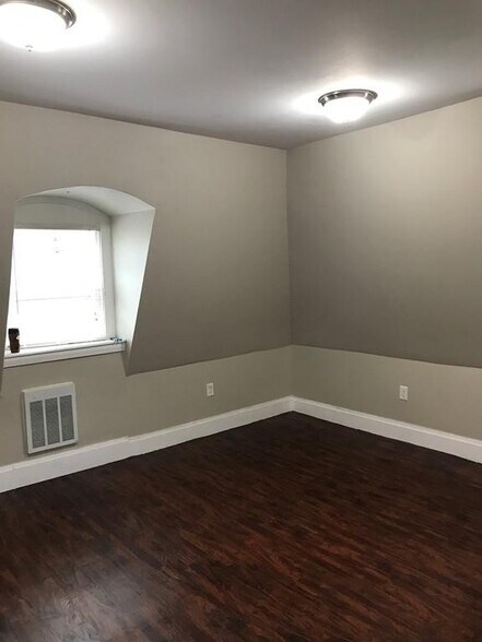 Images are representative samples of the advertised unit. Actual units shown during tours may differ - 1 Terrace Pl